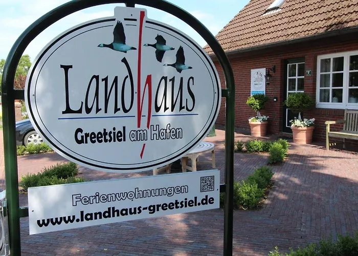 Greetsiel Am Hafen 