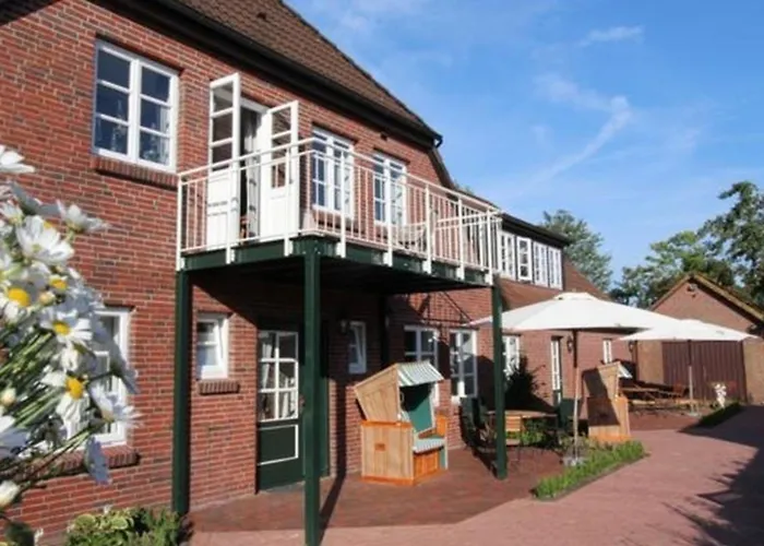 Greetsiel Am Hafen 