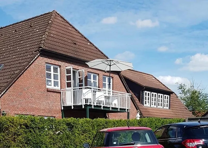 Greetsiel Am Hafen 